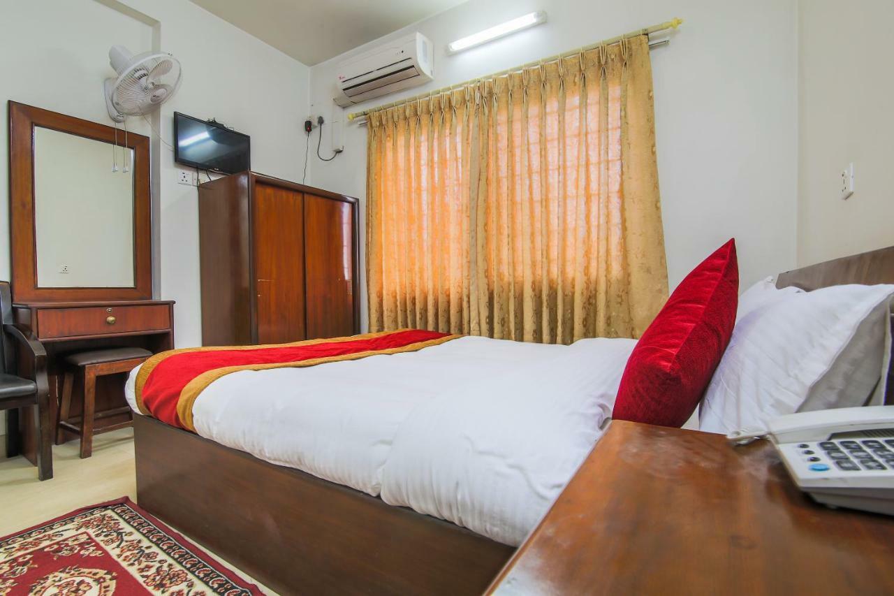 Oyo 358 Hotel Rose Star Катманду Экстерьер фото