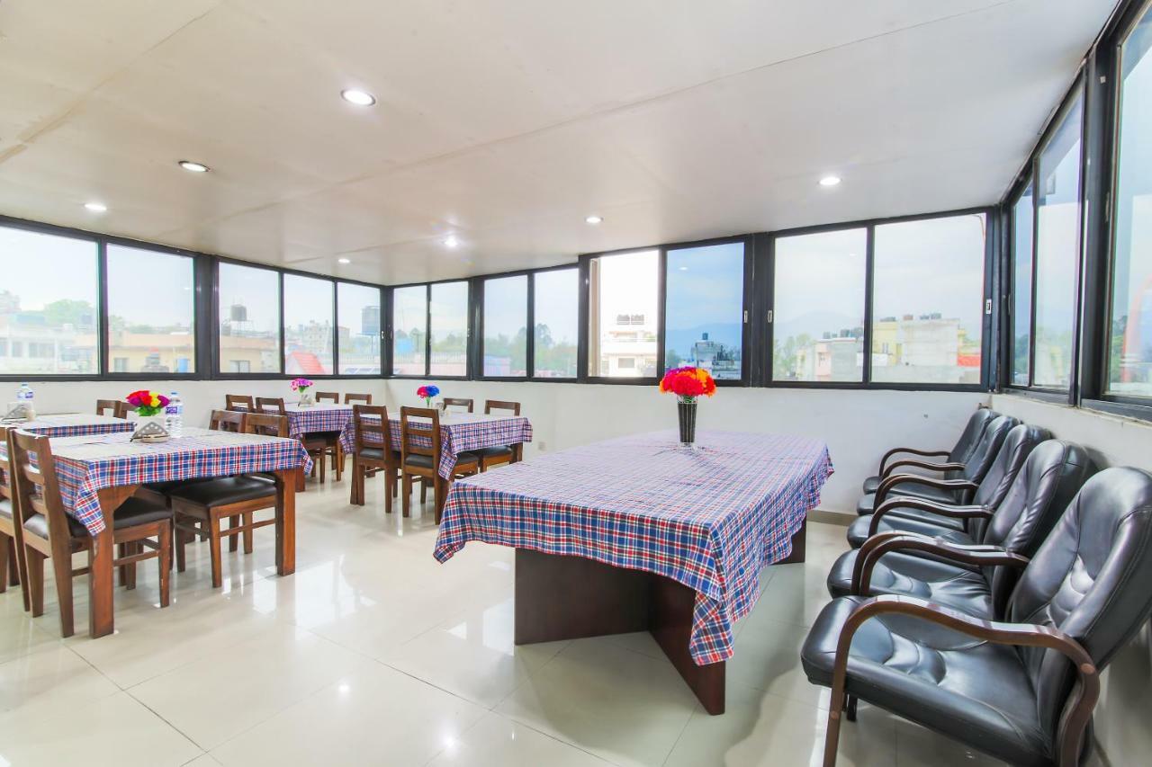 Oyo 358 Hotel Rose Star Катманду Экстерьер фото